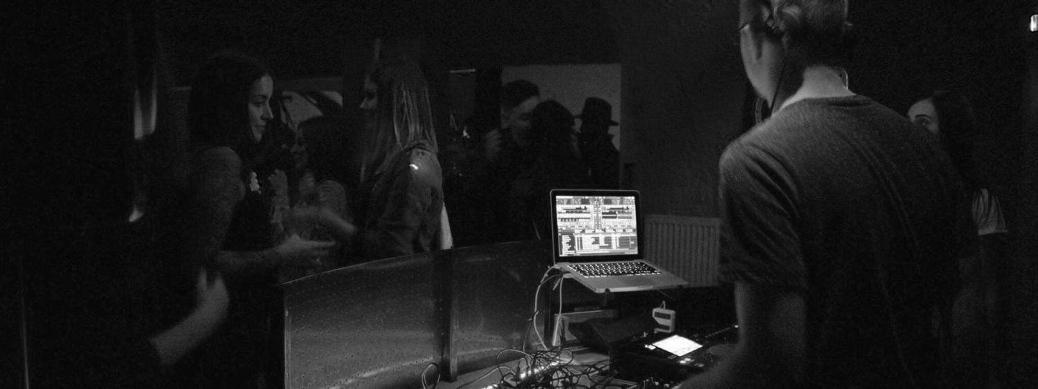 minimal_art_family_dj_probaterem_techno_house_live_stream_gyakorlas_Pioneer_cdj2000_suli_maf SCARFACE.jpg minimal_art_family_dj_probaterem_techno_house_live_stream_gyakorlas_Pioneer_cdj2000_suli_maf SCARFACE.jpg